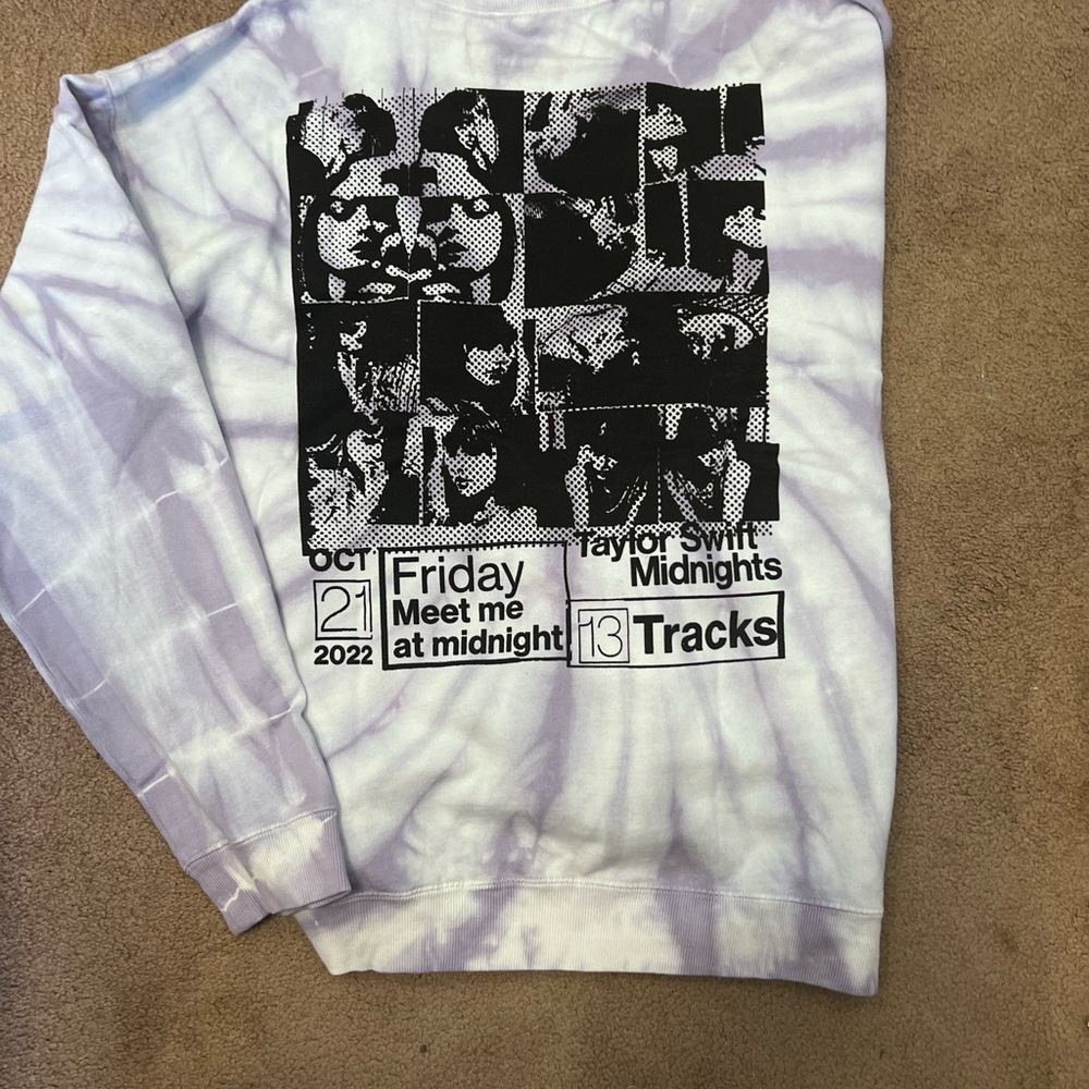 Taylor Swift sweatshirt